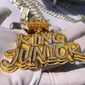 Colgante de letra inicial personalizado con incrustaciones de moissanita, chapado en oro, estilo Hip Hop, con diseño de corona y nombre personalizado - Product Image 2