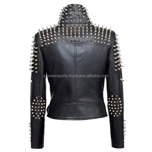 Nouvelle veste en jean pour femme style rock biker, personnalisée, avec clous et franges, collection automne 2026 - Product Image 2