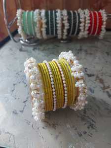 ชุดกำไลข้อมือชุบทองประดับมุกเทียมสีแดงสำหรับผู้หญิง สร้อยข้อมือแบบซ้อนได้สำหรับงานแต่งงาน เครื่องประดับสไตล์คลาสสิก - Product Image 4