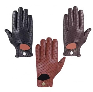 Guantes de Invierno de Piel de Oveja Negros Personalizados para Mujer, con Pantalla Táctil, Cierre de Cremallera, Hechos en Pakistán - Product Image 5