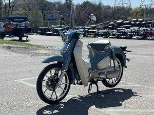 Top Norch 2024 Honda Super Cub C125 ABS Scooter-Moped Moto - Product Image 4