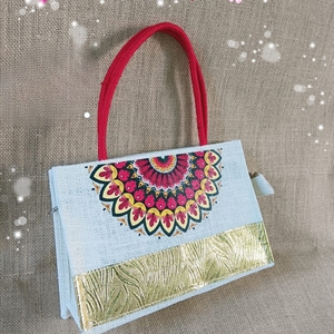 Bolsa de Yute Blanca con Estampado Floral Digital y Parche de Cuero Artificial Dorado, Elegante Bolsa de Mano para Mujer, Bolsa de Compras - Product Image 2