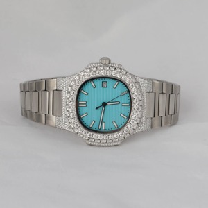 นาฬิกา Verdantis VVS Moissanite สีเงิน ประดับเพชรเต็มตัว ตัวเรือนทรงแปดเหลี่ยม หน้าปัดสีเขียวลายรัศมี สายแบบ Integrated Link สปอร์ต นาฬิกาหรูสั่งทำพิเศษ - Product Image 1