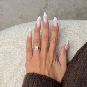 Bague de fiançailles en diamant de laboratoire taille radiant 2 carats _ Halo caché solitaire _ Or blanc 14 carats _ Certifié IGI D-VVS2 - Product Image 6