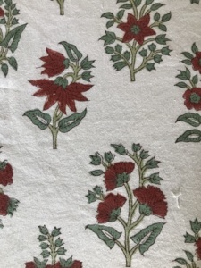 ผ้าฝ้ายพิมพ์ลายด้วยมือ – ลายดอกบุตะสีแดง |   สิ่งทอทำมือแบบดั้งเดิมของอินเดีย - Product Image 3