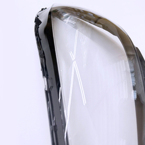 Pour Mercedes Benz W206, couvercle extérieur de phare avant - Product Image 1