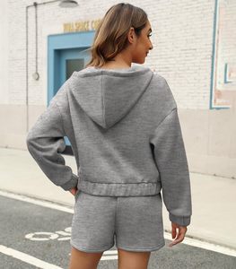 Ensemble décontracté pour femme : sweat à capuche et short, 100 % coton, léger, séchage rapide, respirant, logo personnalisé, vente en gros - Product Image 2