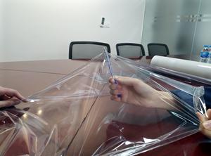 RECOMMANDE Rouleau de main de film étirable Type standard OEM d'origine vietnamienne Impression par héliogravure personnalisée PE biodégradable au meilleur prix - Product Image 6