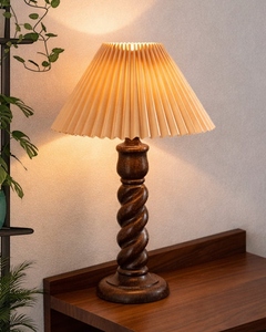 Lampe de table en bois torsadé classique, abat-jour plissé, fabrication artisanale, lampe de chevet, ampoule E27 incluse, décoration intérieure, vente en gros, OEM - Product Image 3