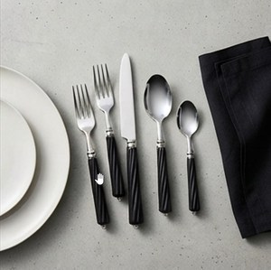 Cuillère à dîner minimaliste en acier inoxydable avec finition miroir, manche long, compatible lave-vaisselle, couverts argentés pour les fêtes - Product Image 5