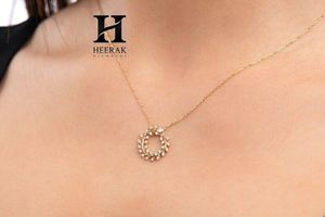 Fabricante de Joyería Fina Personalizada, Colgante de Corona de Diamantes en Oro de 14k - Elegante Collar Botánico para Venta al Por Mayor - Product Image 1