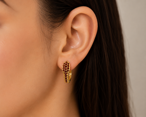 Pendientes de Aro con Granate Serpiente de Plata de Ley 925 Hechos a Mano, Delicados y Minimalistas, Piedra de Nacimiento de Enero, Joyería - Product Image 3