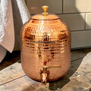 Distributeur de boissons en cuivre pour fêtes, importé d'Inde par International Exports. (CUivre pur certifié) - Product Image 1