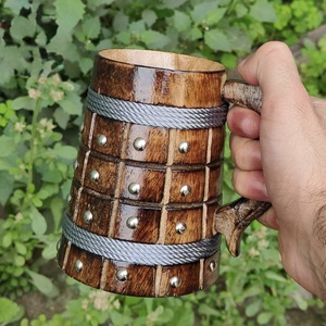 Taza Vikinga de Madera Hecha a Mano con Bandas y Remaches Metálicos, Forma Redonda Antigua, Decoración Duradera para el Hogar - Product Image 2