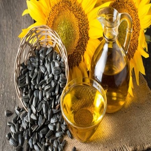 Huile de tournesol raffinée offrant une saveur douce, une pureté élevée et des performances polyvalentes pour la maison, le commerce et la transformation alimentaire - Product Image 1