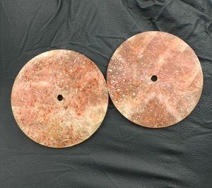 หน้าปัดนาฬิกาซันสโตนสุดหรู ขนาด 28.5 มม. หนา 1 มม. ตัดแบบแบน พลอยธรรมชาติ สีส้ม คลาสสิก สง่างาม วินเทจ อุปกรณ์เสริมเค เจมส์ - Product Image 3