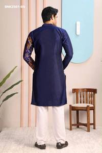 Vêtements de cérémonie en soie haut de gamme avec motifs tissés d'éléphants et de fleurs, et ensemble kurta et pyjama pour homme à manches longues – Vente en gros - Product Image 4