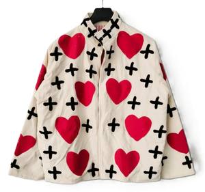Chaqueta de Invierno de Terciopelo con Estampado Floral Rosa de Moda, Estilo Safari |   Cuello de algodón ecológico hecho a mano con bordado de corazón y cruz - Product Image 6