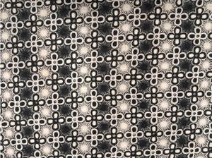 Tela de encaje químico GPO transpirable de la mejor calidad, ligera, peinada, con diseño floral de 4 pétalos en blanco y negro. - Product Image 4