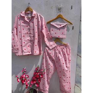 Pyjamas en jersey doux et extensible pour demoiselles d'honneur, cadeau de demande en mariage pour demoiselles d'honneur, enterrement de vie de jeune fille, pyjamas personnalisés pour la préparation de la fête - Product Image 1