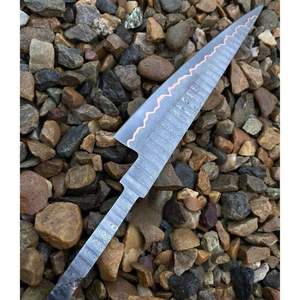 Cuchillo de chef de acero de Damasco personalizado de PAK ENTERPRISES, hoja en bruto con diseño de espiga completa para la fabricación de cuchillos de cocina de sushi personalizados. - Product Image 4