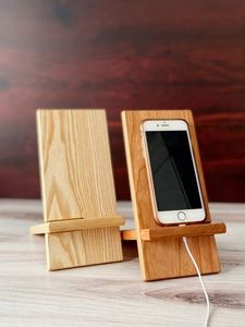 Soporte de Madera Hecho a Mano para Teléfono, Soporte Móvil de Madera Natural para el Hogar, Oficina, Mesa de Estudio y Uso Diario - Product Image 1
