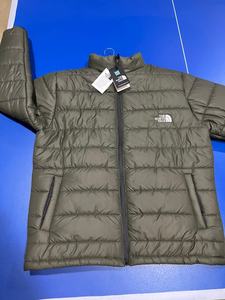 Veste matelassée pour homme de haute qualité, personnalisée pour l'hiver, chaude, grande taille, à capuche, coupe-vent, avec garniture en fourrure de renard - Product Image 5