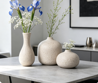 Vase de table en céramique massif fait main, ornement de décoration minimaliste pour la maison, pour arrangements de fleurs séchées et fraîches, OEM ODM acceptable