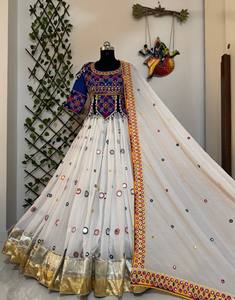 Vestido de Fiesta y Boda para Mujer, Estilo Étnico Indio, Lehenga Choli Reversible, Tela de Georgette y Red, Bordado con Espejos, Largo hasta el Suelo - Product Image 5