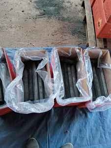 Machine à Briquettes de Charbon de Bois à partir de Sciure - 100% Bois Dur Naturel, Haute Valeur Calorifique, Durée de Combustion 4-6h, Vietnam - Product Image 2