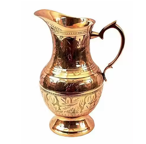 Carafe à eau en cuivre avec une forme élégante et une finition traditionnelle pour la cuisine, la salle à manger et le service quotidien des boissons - Product Image 4