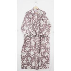 ชุดนอนผู้หญิงลายดอกไม้ฤดูหนาว คอวี ปิดด้วยเชือกผูก แขนสามส่วน ระบายอากาศได้ดี ผ้าฝ้าย 100% ชุดเซ็ต - Product Image 6