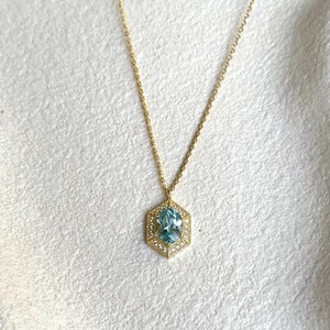 Colgante de Topacio Azul en Plata de Ley 925 con Baño de Oro de 14K, Joyería de Piedra de Nacimiento de Diciembre, Regalo para Ella - Product Image 3