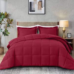 Juego de Edredón Acolchado Rojo de Poliéster Hipoalergénico 75D/36F, Lavable a Máquina, para Otoño e Invierno - Product Image 1