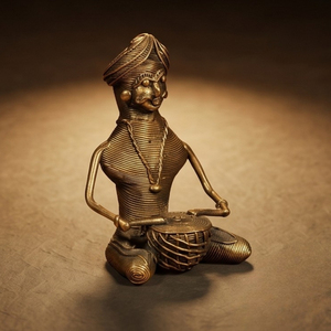 Figurine artisanale en laiton Dhokra représentant un musicien tribal, sculpture métallique indienne, art populaire traditionnel, décoration d'intérieur - Product Image 2