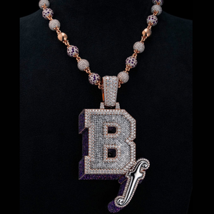 จี้ห้อยคอแบบฮิปฮอป เงินแท้ 925 ประดับเพชรโมอิสซาไนต์ทรงบาแกตต์หลากสี พร้อมจี้ตัวอักษร - Product Image 1