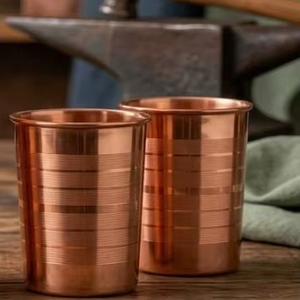 Verres à boire en cuivre très demandés, gobelets métalliques haut de gamme pour eau, jus, cocktails, durables, réutilisables, pour cuisine et bar. - Product Image 1