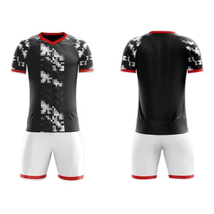 Ensemble de maillots de football personnalisés OEM par sublimation, uniforme de football respirant, vêtements de sport pour l'entraînement d'équipe, fabriqué au Pakistan - Product Image 1
