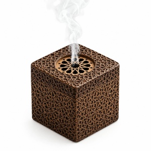 Quemador de Incienso de Madera Hecho a Mano con Tallado Floral, Material de Madera de Sándalo, Difusor Aromático para Uso en Todas las Estaciones - Product Image 2