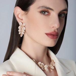 Pendientes de Oro Rosa con Forma de Flor y Cristales de Estrás, Joyería de Lujo para Mujer, para Bodas - Product Image 2