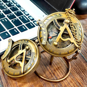 Boussole à cadran solaire antique en laiton nautique de 3 ''avec présentoir Accessoire de bureau parfait et boussole à ouverture poussée de collection nautique - Product Image 2