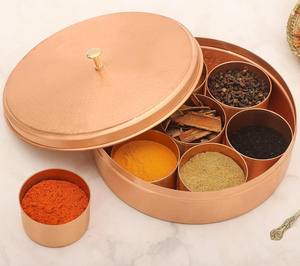 Boîte à épices artisanale en laiton de 8 pouces pour la cuisine et les ustensiles de table, fabriquée en Inde, petit ensemble de boîtes de cuisine pour la maison et les cadeaux - Product Image 5