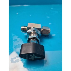FUJIKIN C.NO.076778 Utilisé comme pièce détachée pour équipement semi-conducteur d'occasion - Product Image 2