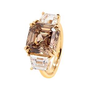 Anillo de Oro Amarillo Sólido de 14K con Diamante Cultivado en Laboratorio de 7 Quilates, Color Marrón Elegante, para Mujer, Corte Asscher de Lujo, Doble Garra, Tres Piedras, Forma Trapezoidal - Product Image 6
