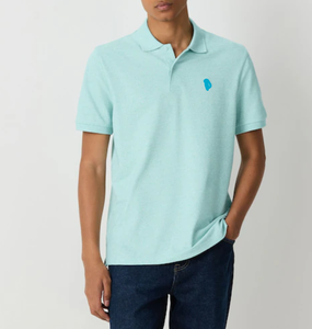 บริการ OEM เสื้อโปโลผู้ชายคุณภาพพรีเมียม สีพื้นเรียบ โลโก้สั่งทำได้ ผ้าคอตตอน 50% / โพลีเอสเตอร์ 50% 220 GSM ขั้นต่ำในการสั่งซื้อน้อย - Product Image 4