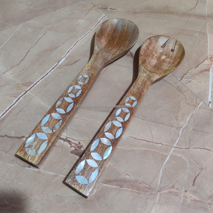 Ensemble de serveurs à salade en bois fait main avec incrustation de nacre, comprenant une cuillère et une fourchette, compatible micro-ondes et four, ustensiles de cuisine de 12 pouces - Product Image 5