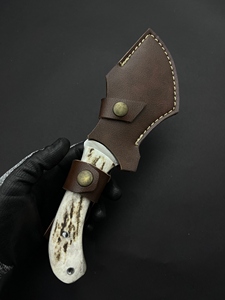 Cuchillo de caza hecho a mano con mango de asta de ciervo, hoja fija de acero inoxidable 4116 con borde parcialmente dentado, funda de cuero. - Product Image 2