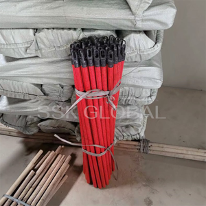 Ensemble balai et pelle en PVC à manche en bois du Vietnam, écologique, portable, ergonomique, durable, imperméable, 2-en-1 pour toilettes et meubles - Product Image 3