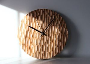 Horloge murale ronde en bois texturé martelé, décoration moderne, 16 pouces, pour salon et décoration intérieure - Product Image 5
