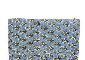 Collection de tissus en coton imprimé tendance, doux et confortables, pour la confection de vêtements et la fabrication de vêtements de boutique - Product Image 1